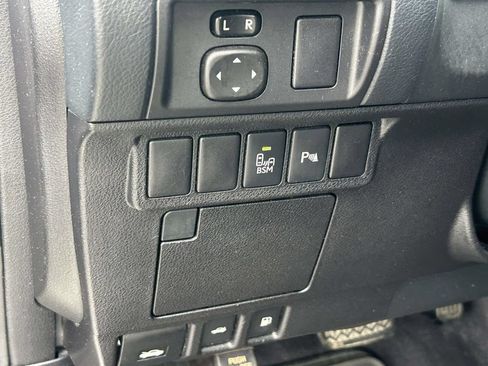 Used 2015 Lexus ES 350 w/ Luxury Package FWD image 19