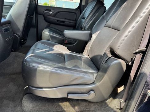 Used 2009 GMC Yukon XL SLT AWD/4WD image 9