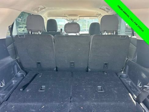 Used 2025 Ford Explorer Active AWD/4WD image 18