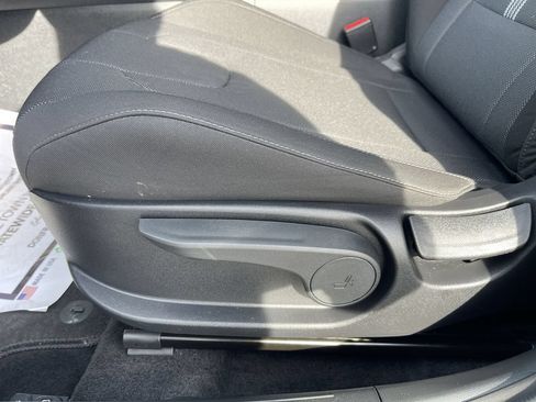 Used 2026 Hyundai Elantra SE FWD image 16