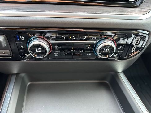 New 2025 GMC Sierra 2500 SLT w/ SLT Premium Package image 33