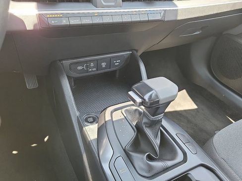 Used 2025 Kia K4 FWD image 17