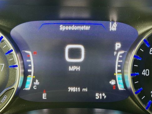 Used 2022 Chrysler Pacifica Limited image 16