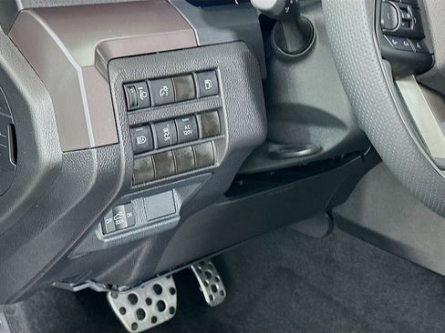 Used 2025 Toyota Tacoma TRD Sport image 10