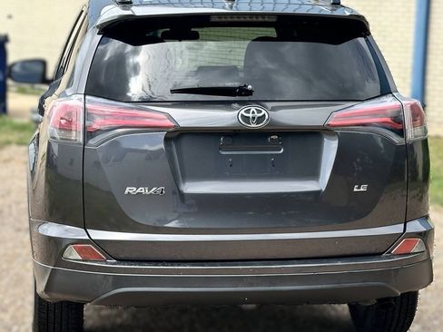 Used 2017 Toyota RAV4 LE FWD image 12