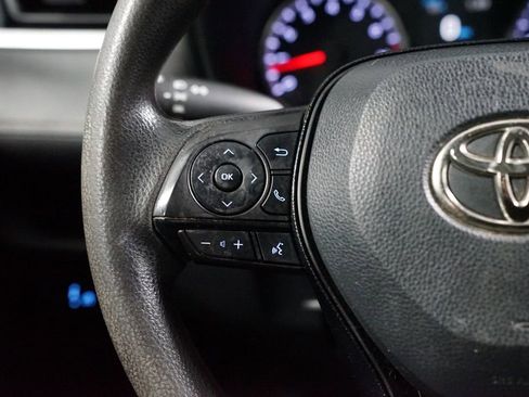 Used 2020 Toyota RAV4 LE image 14