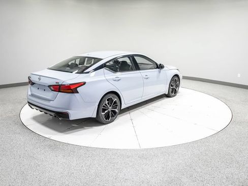 Used 2023 Nissan Altima 2.5 SR FWD image 28