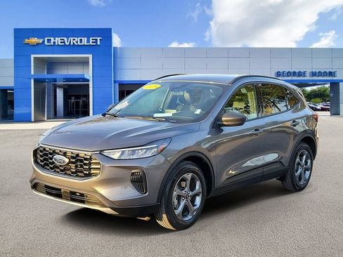 Used 2025 Ford Escape ST-Line image 2