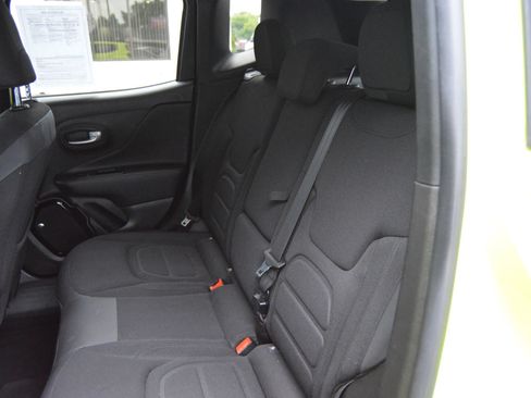 Used 2017 Jeep Renegade Altitude AWD/4WD image 21