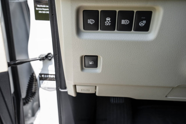 Used 2023 Lexus GX 460 Luxury w/ Sport Design Package AWD/4WD image 51