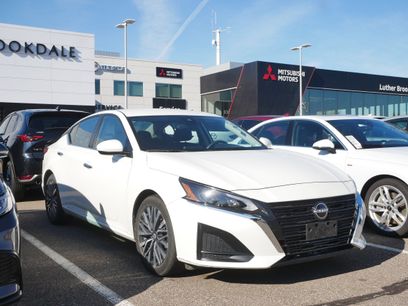 Used 2023 Nissan Altima 2.5 SV