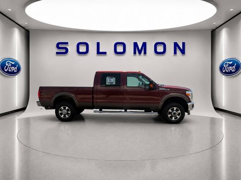 Used 2015 Ford F250 Lariat w/ Lariat Interior Package AWD/4WD image 4