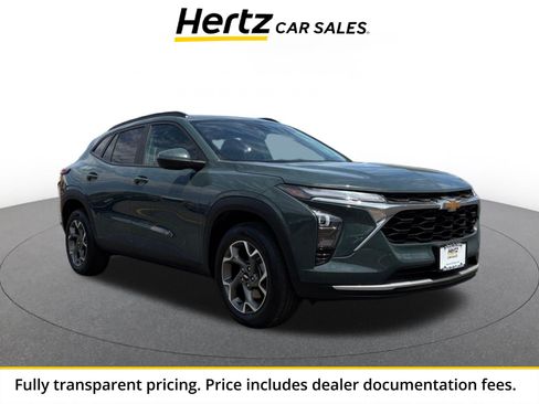 Used 2025 Chevrolet Trax LT FWD image 1