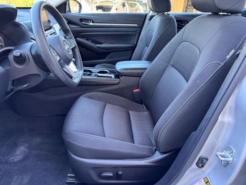 Used 2023 Nissan Altima 2.5 SV image 8