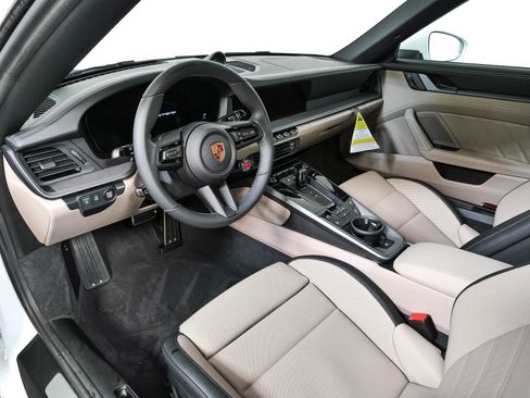 New 2026 Porsche 911 Carrera RWD image 4