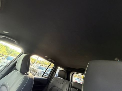 Used 2025 Jeep Grand Cherokee Laredo w/ Luxury Tech Group I image 25