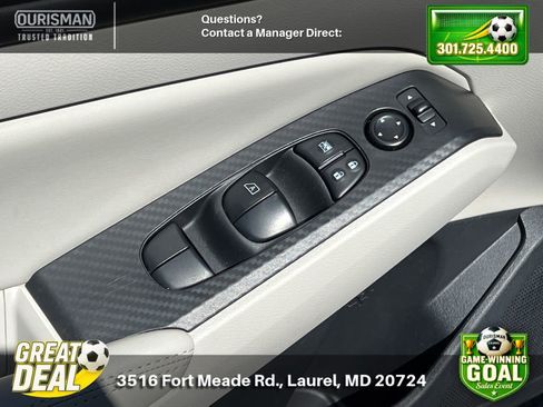 Used 2024 Nissan Altima 2.5 SV FWD image 8