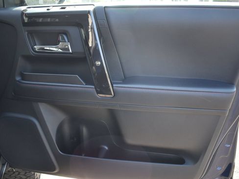 Used 2021 Toyota 4Runner TRD Off-Road Premium w/ Moonroof Package AWD/4WD image 24