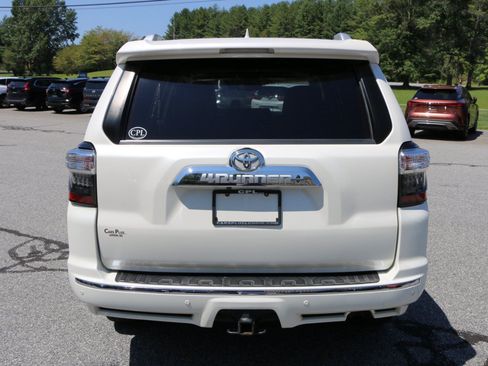 Used 2018 Toyota 4Runner Limited AWD/4WD image 4
