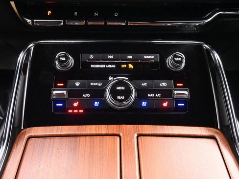 Used 2019 Lincoln Navigator L Reserve image 39