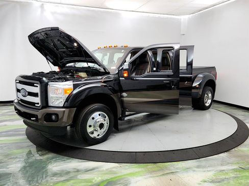 Used 2015 Ford F450 King Ranch w/ King Ranch Chrome Package image 9