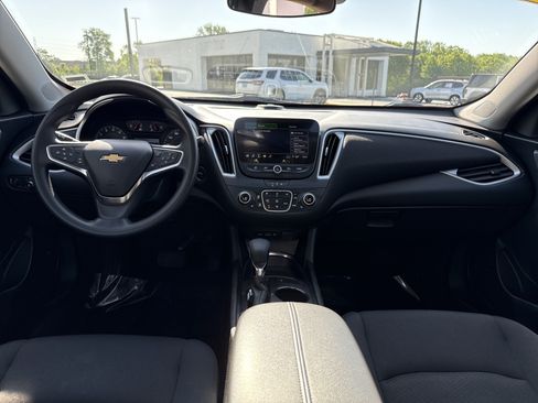 Used 2025 Chevrolet Malibu LT FWD image 28