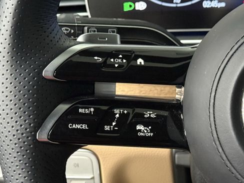 Certified 2025 Mercedes-Benz GLS 450 GLS 450 image 25