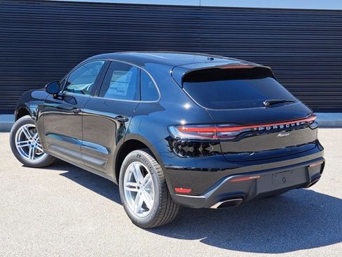 Used 2025 Porsche Macan image 3