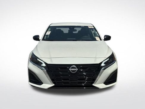 Used 2025 Nissan Altima 2.5 SV FWD image 10