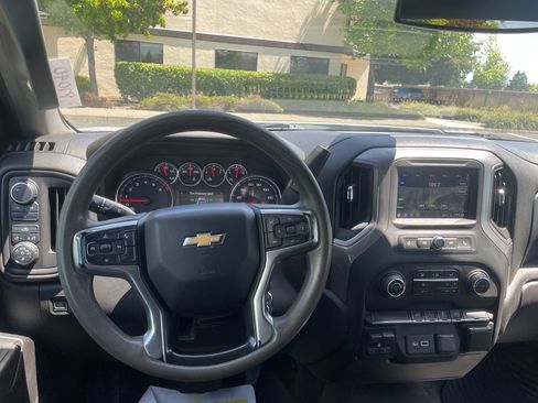 Used 2022 Chevrolet Silverado 2500 Custom w/ Custom Value Package AWD/4WD image 26