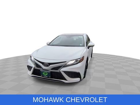 Used 2021 Toyota Camry XSE image 3