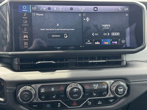 Used 2025 Jeep Wrangler Unlimited Sahara w/ Safety Group AWD/4WD image 26