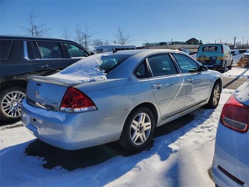 Used 2009 Chevrolet Impala LT w/ Luxury Edition Package image 3
