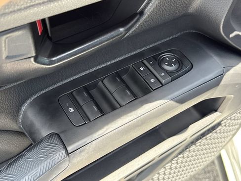 Used 2024 Toyota Tacoma SR5 AWD/4WD image 14