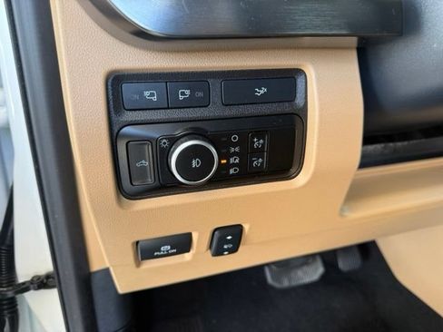 Used 2024 Ford F250 Lariat w/ Lariat Ultimate Package AWD/4WD image 17