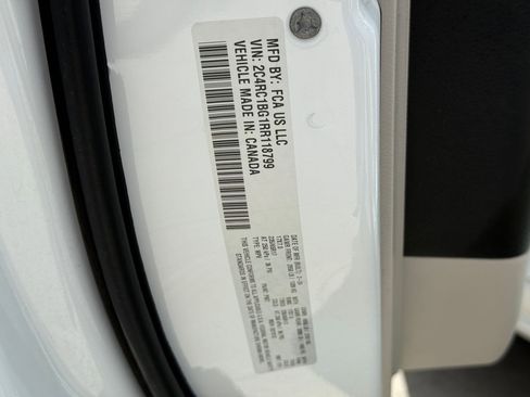 Used 2024 Chrysler Pacifica Touring-L FWD image 35
