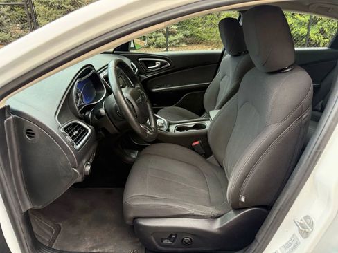 Used 2015 Chrysler 200 Limited w/ Convenience Group image 12