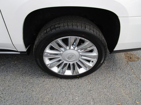 Used 2019 Cadillac Escalade ESV Platinum image 42