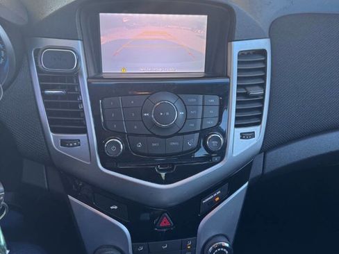 Used 2015 Chevrolet Cruze LT w/ Technology Package image 15