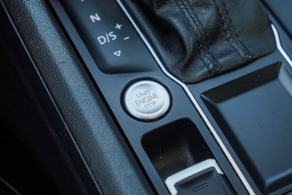 Used 2019 Volkswagen Atlas SE w/ Panoramic Sunroof Package FWD image 21