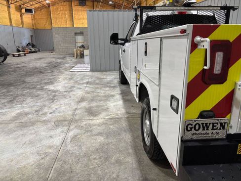 Used 2019 Ford F250 XL w/ Power Equipment Group AWD/4WD image 9