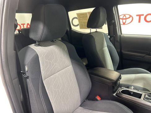 Used 2023 Toyota Tacoma TRD Sport AWD/4WD image 14
