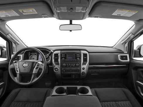 Certified 2017 Nissan Titan SV image 11