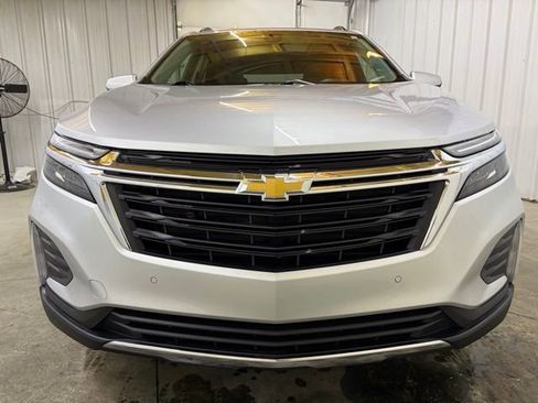 Used 2022 Chevrolet Equinox LT image 2