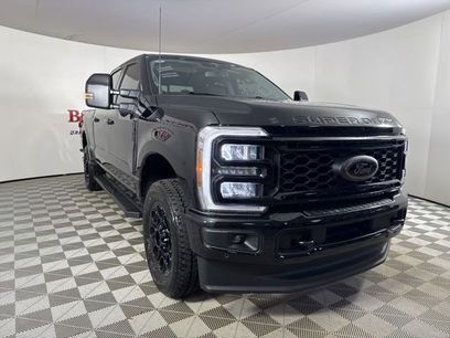 New 2026 Ford F350 Lariat w/ Black Appearance Package