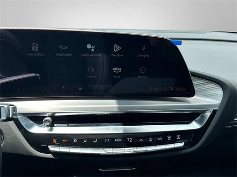 Used 2025 Cadillac Lyriq Sport image 3