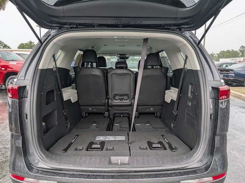 Used 2024 Kia Carnival LX FWD image 14