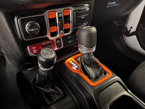 Used 2024 Jeep Wrangler Willys image 25