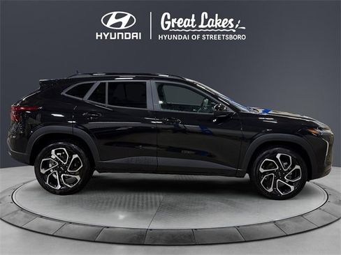 Used 2025 Chevrolet Trax RS w/ Sunroof Package image 6