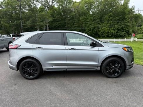 Certified 2024 Ford Edge SE w/ Black Appearance Package image 8